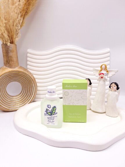 عطر بیکینی رایحه برگ درخت چای سبز حجم 50 میل برند میدن آنا کد E188-4